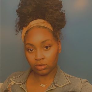 Meet your Posher, Lucy